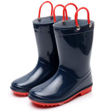 Garçons les poignées faciles à bottes en bassin bleu noir étanche et bouts de pluie mignonne